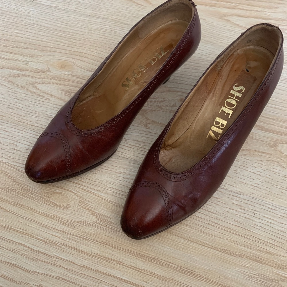 SHOE BIZ  Classic  Heels, Sandalwood-brown